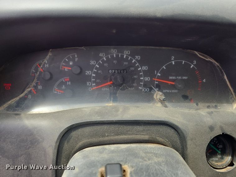 image for item OK9884 2005 Ford F750 oil distributor truck