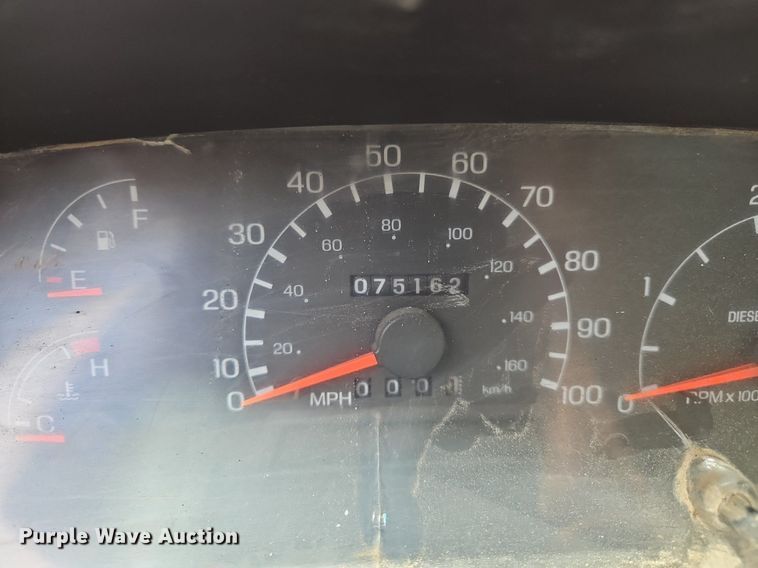 image for item OK9884 2005 Ford F750 oil distributor truck