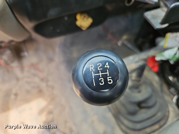 image for item OK9884 2005 Ford F750 oil distributor truck