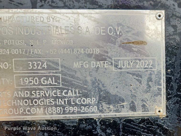 image for item OK9885 2000 International  4700 tack distributor truck