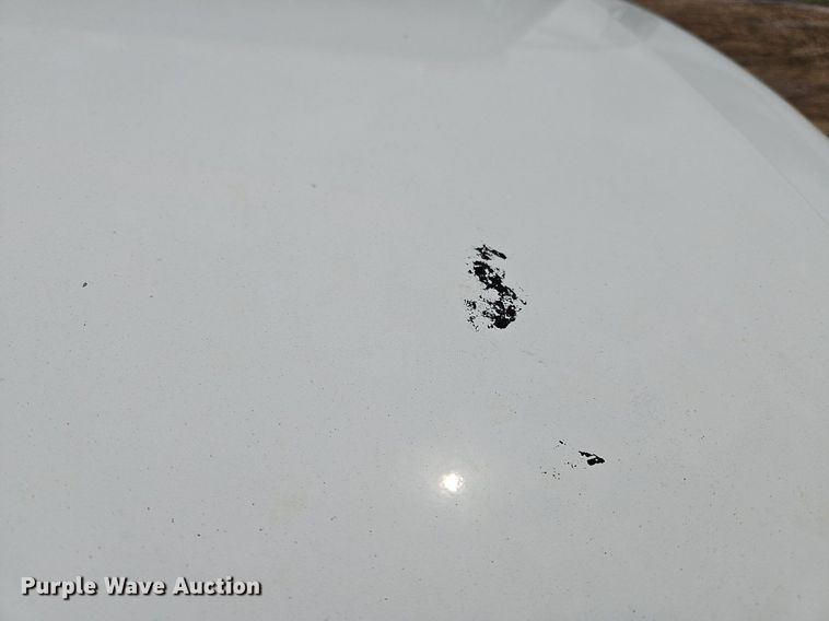 image for item OK9885 2000 International  4700 tack distributor truck