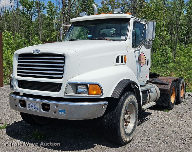 image for item OK9889 1999 Sterling  semi truck