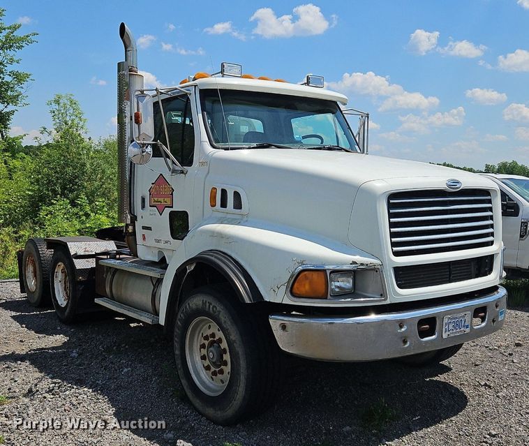 image for item OK9889 1999 Sterling  semi truck