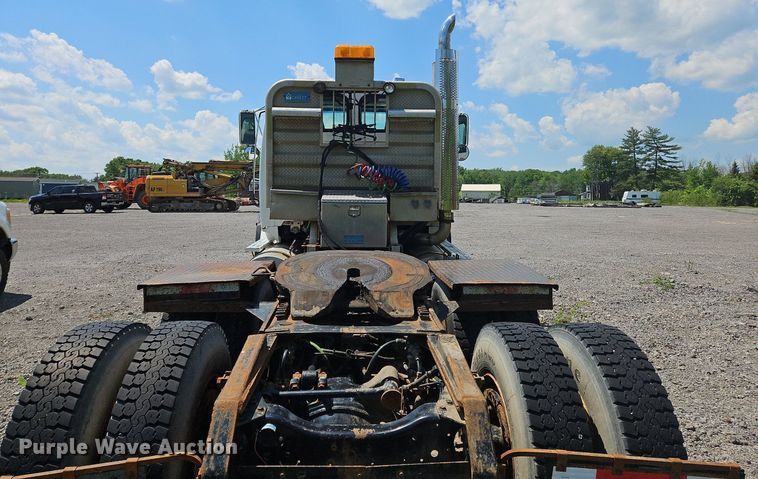 image for item OK9889 1999 Sterling  semi truck