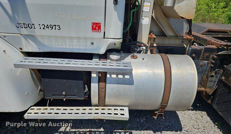 image for item OK9889 1999 Sterling  semi truck