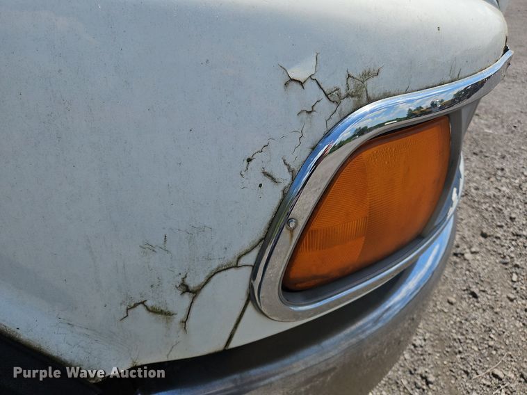 image for item OK9889 1999 Sterling  semi truck