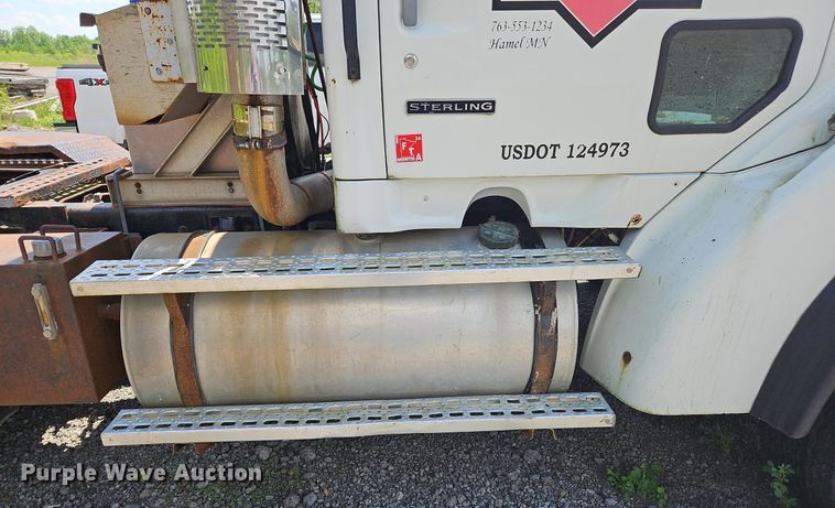 image for item OK9889 1999 Sterling  semi truck