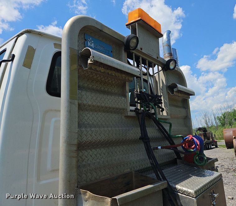 image for item OK9889 1999 Sterling  semi truck