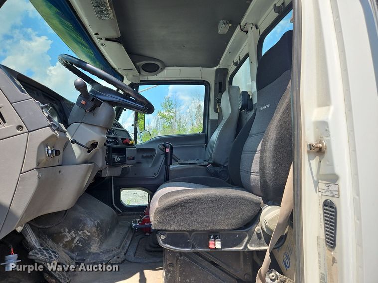 image for item OK9889 1999 Sterling  semi truck