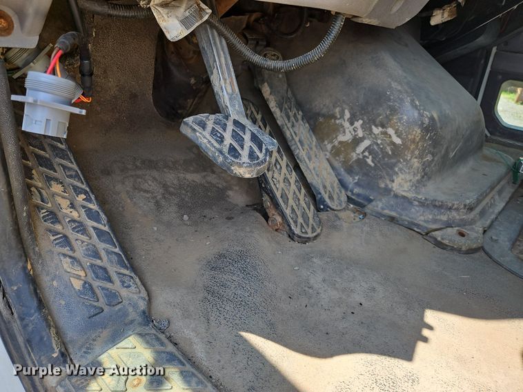 image for item OK9889 1999 Sterling  semi truck