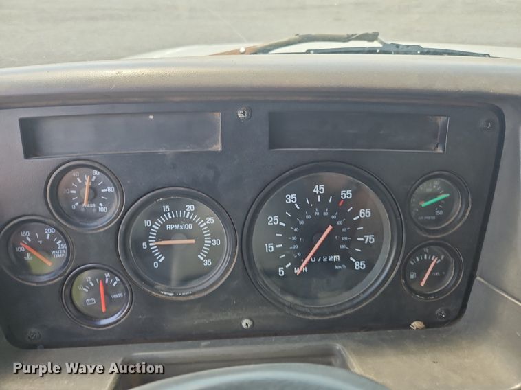 image for item OK9889 1999 Sterling  semi truck