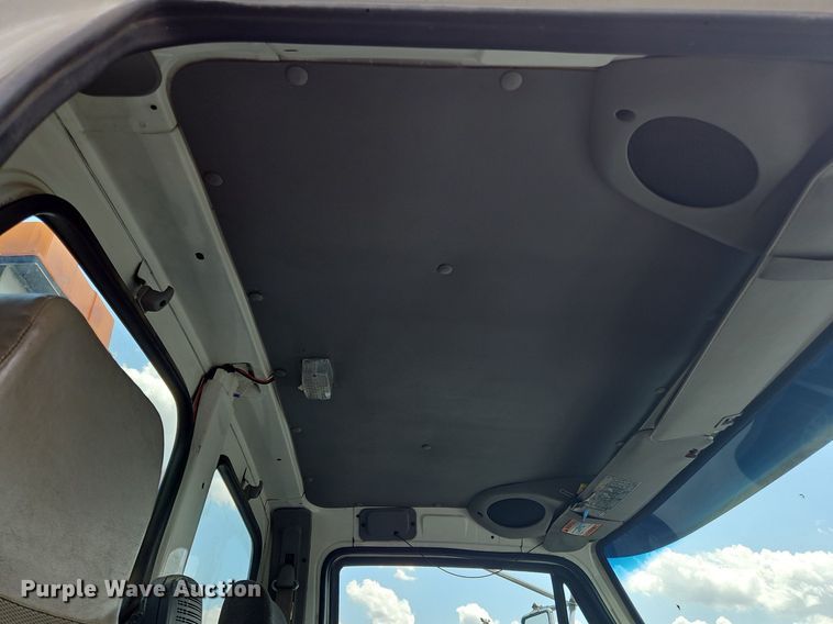 image for item OK9889 1999 Sterling  semi truck