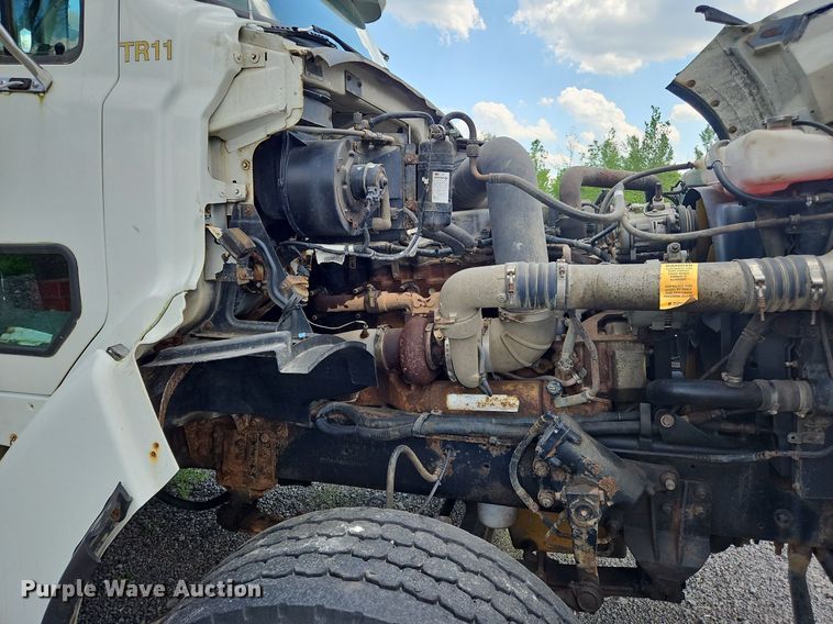 image for item OK9889 1999 Sterling  semi truck