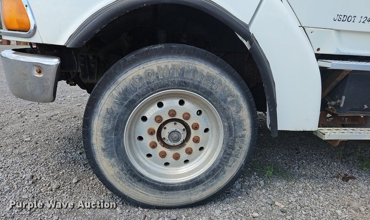 image for item OK9889 1999 Sterling  semi truck