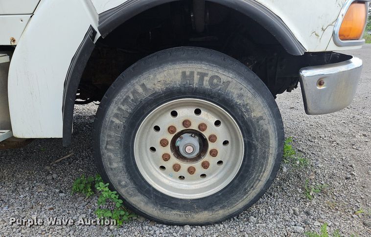 image for item OK9889 1999 Sterling  semi truck