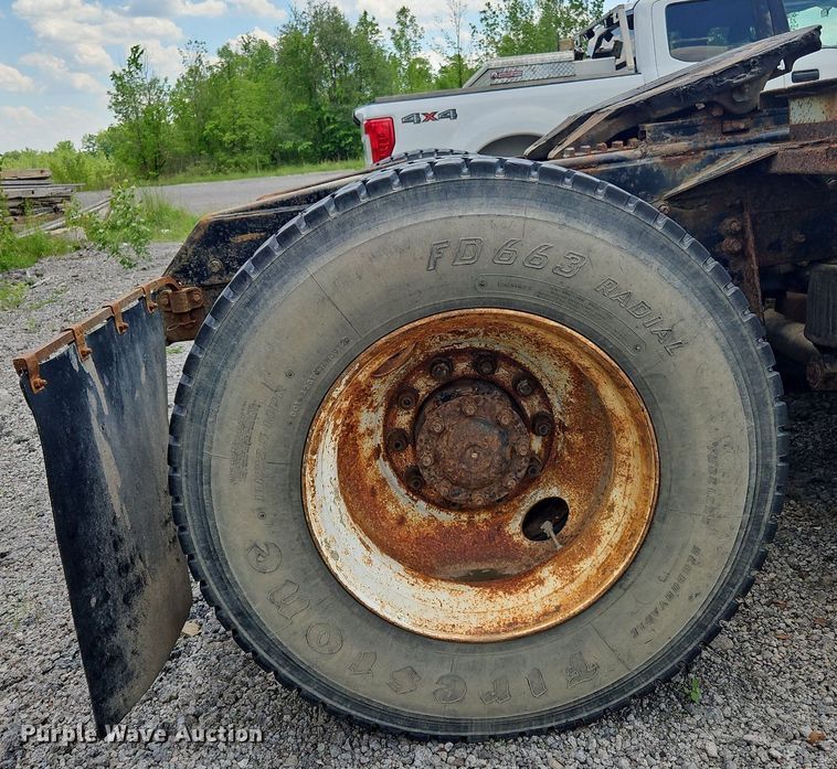 image for item OK9889 1999 Sterling  semi truck