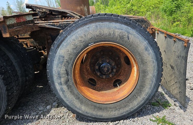 image for item OK9889 1999 Sterling  semi truck