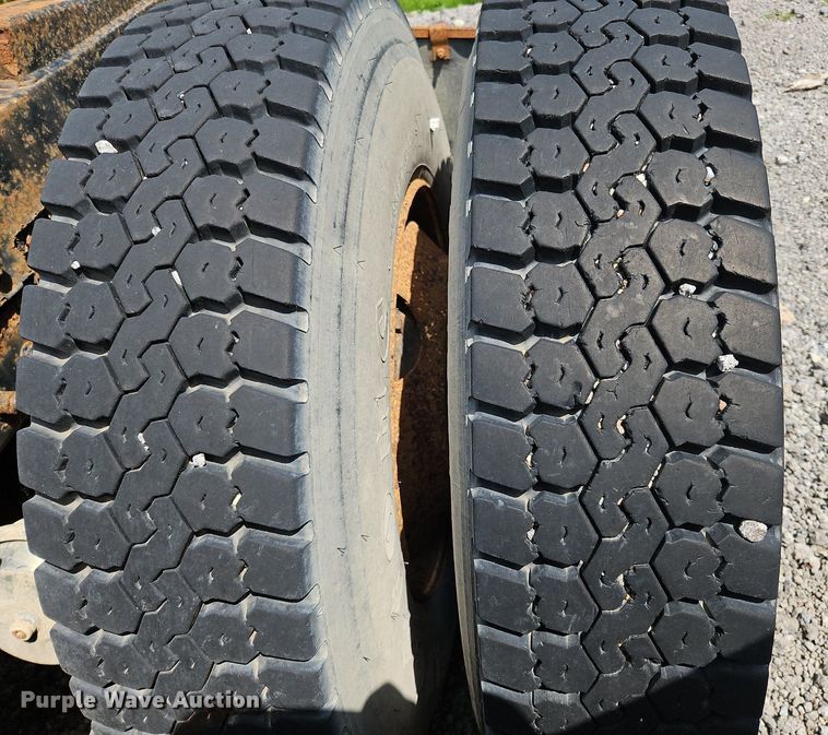 image for item OK9889 1999 Sterling  semi truck