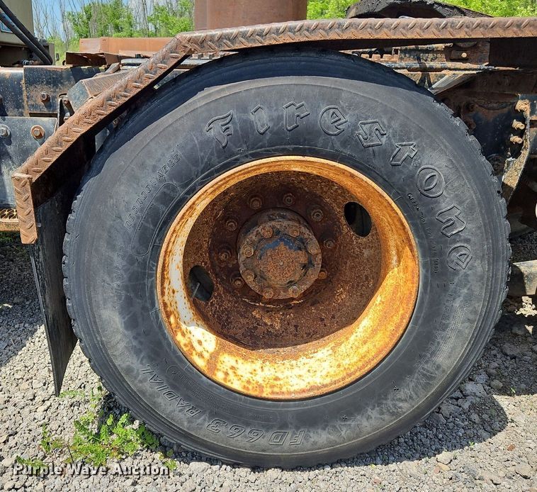 image for item OK9889 1999 Sterling  semi truck