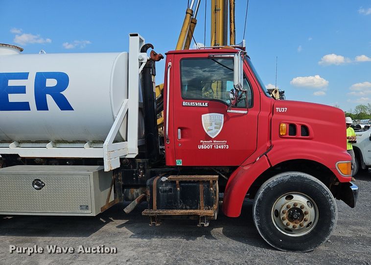 image for item OK9891 1997 Ford water truck