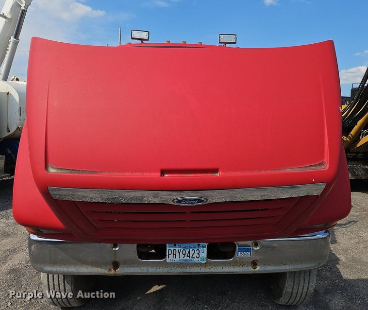 image for item OK9891 1997 Ford water truck