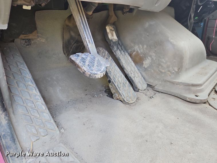 image for item OK9891 1997 Ford water truck