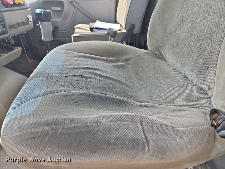 image for item OK9891 1997 Ford water truck