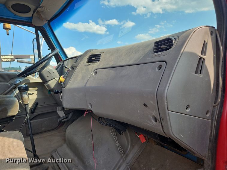 image for item OK9891 1997 Ford water truck