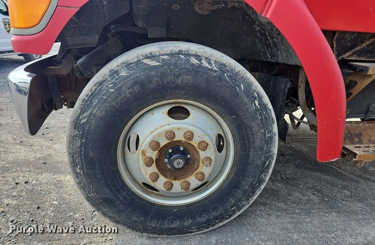 image for item OK9891 1997 Ford water truck