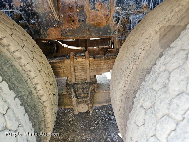 image for item OK9891 1997 Ford water truck