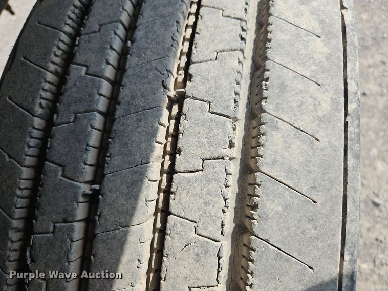 image for item OK9891 1997 Ford water truck