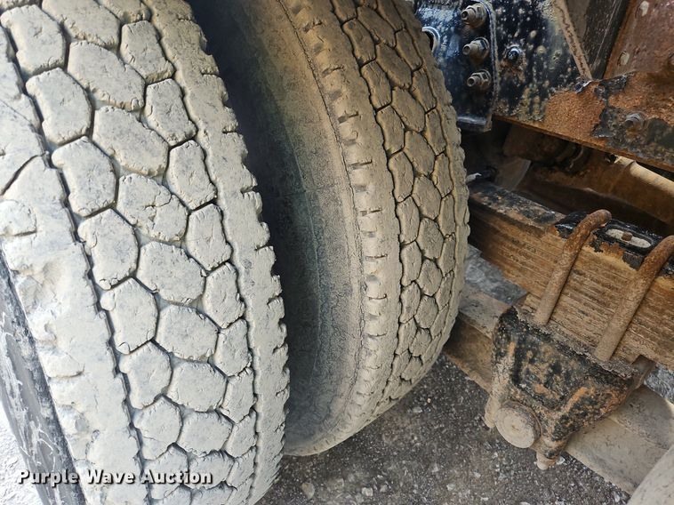 image for item OK9891 1997 Ford water truck