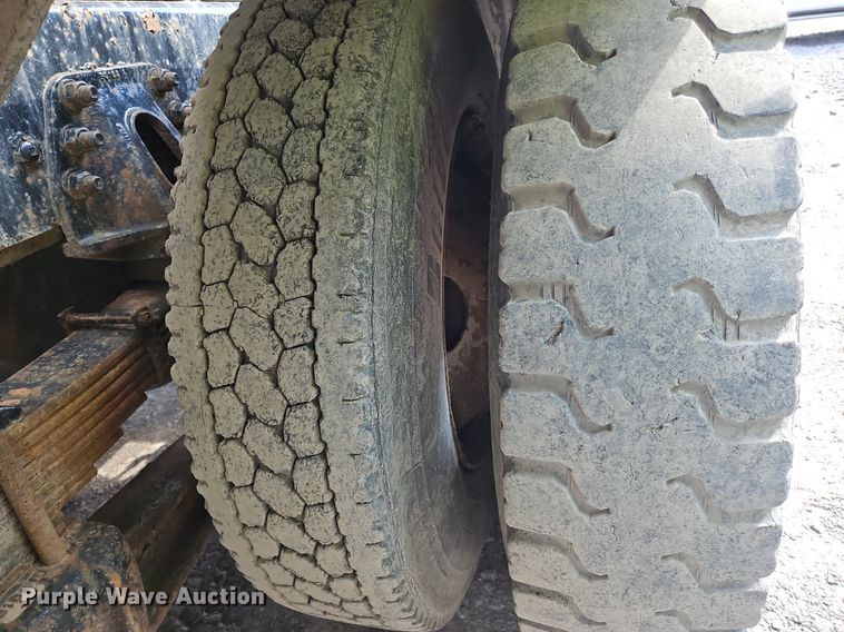 image for item OK9891 1997 Ford water truck