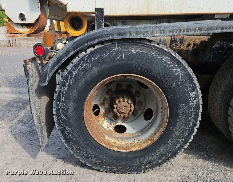 image for item OK9891 1997 Ford water truck