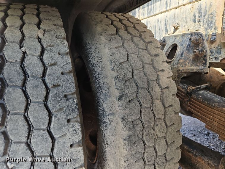 image for item OK9891 1997 Ford water truck