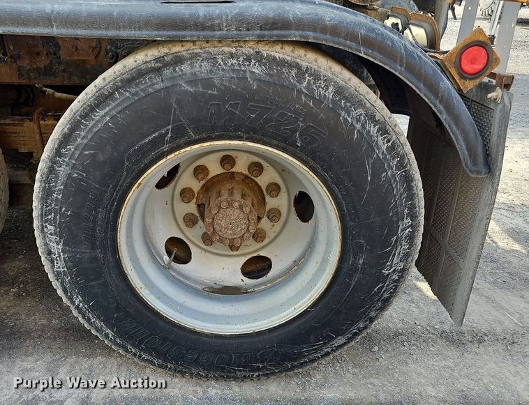 image for item OK9891 1997 Ford water truck