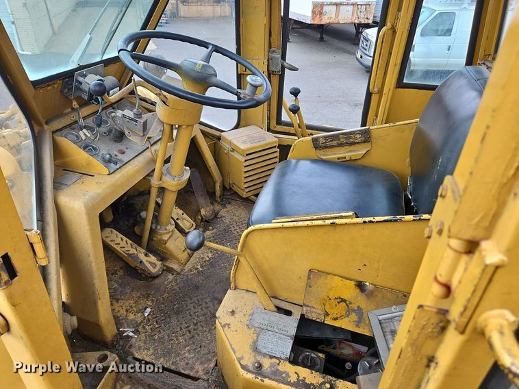 image for item OK9893 1969 Caterpillar  980 wheel loader