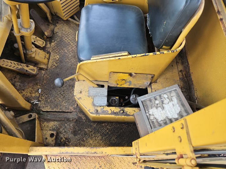image for item OK9893 1969 Caterpillar  980 wheel loader