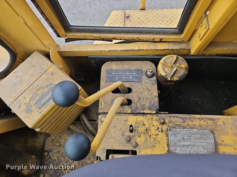 image for item OK9893 1969 Caterpillar  980 wheel loader