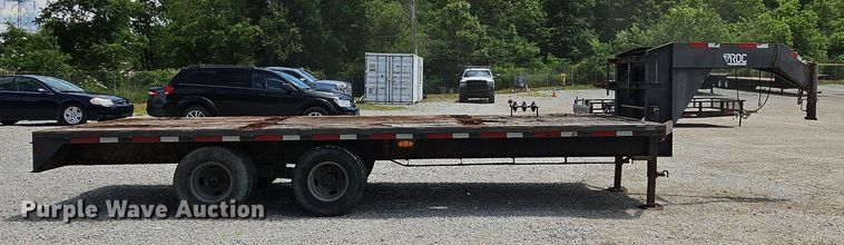 image for item OK9937 2009 Apache equipment trailer