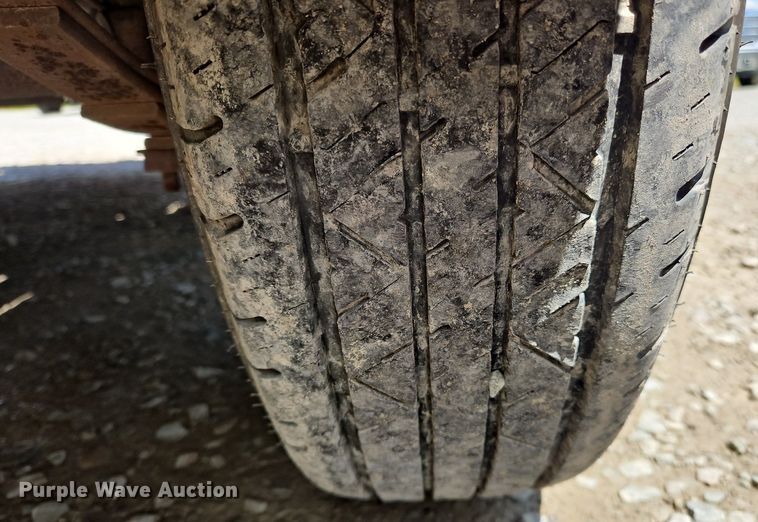 image for item OK9943 2009 Top Hat utility trailer