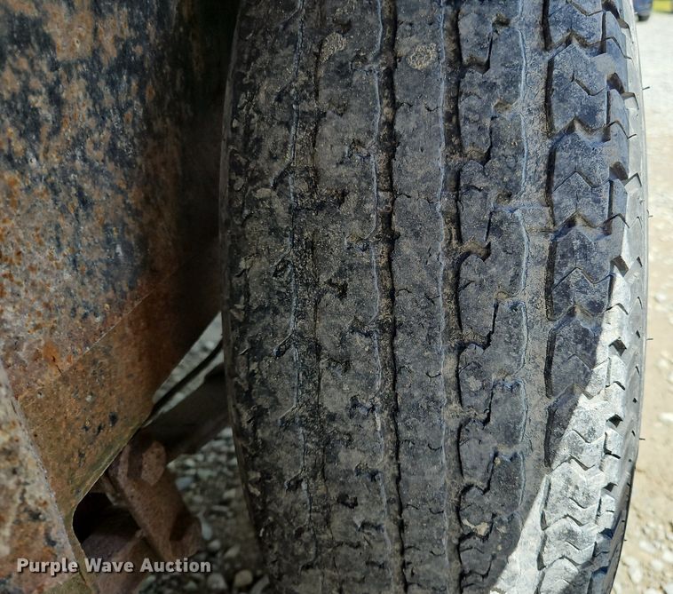 image for item OK9943 2009 Top Hat utility trailer