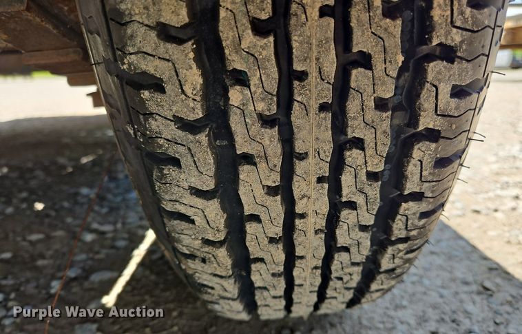 image for item OK9943 2009 Top Hat utility trailer