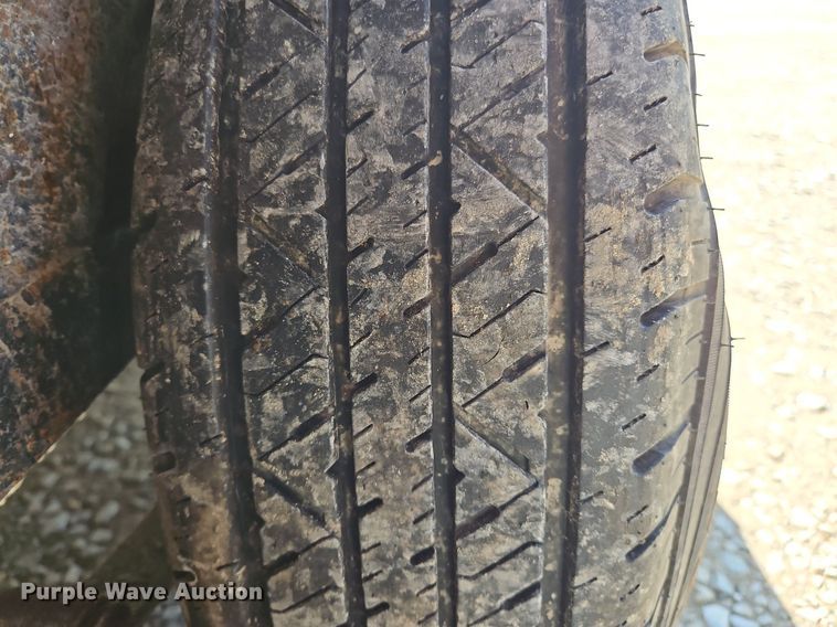 image for item OK9943 2009 Top Hat utility trailer