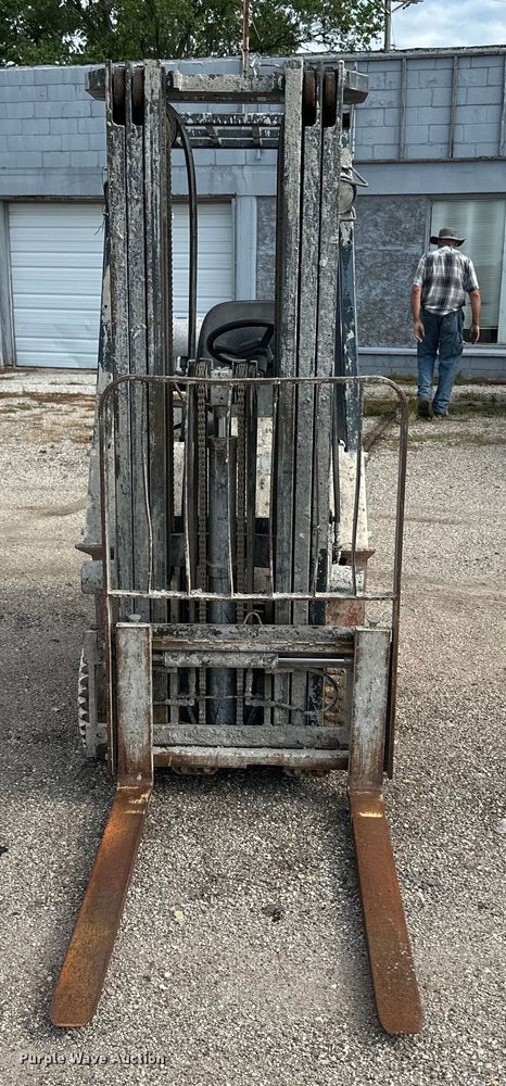 image for item OL9510 Nissan forklift