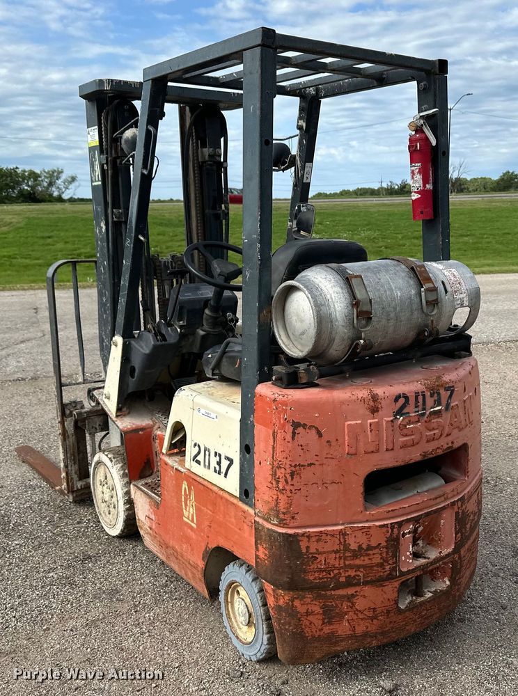image for item OL9510 Nissan forklift