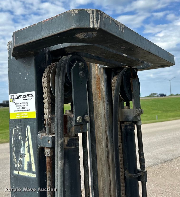 image for item OL9510 Nissan forklift