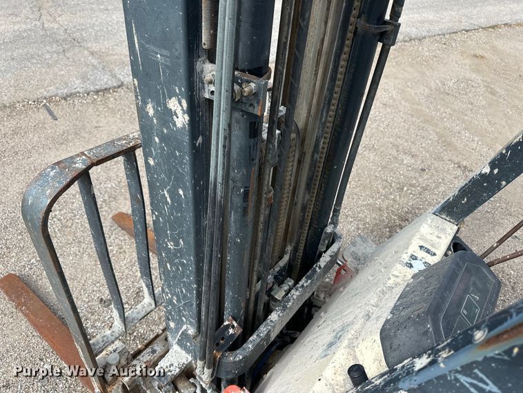 image for item OL9510 Nissan forklift