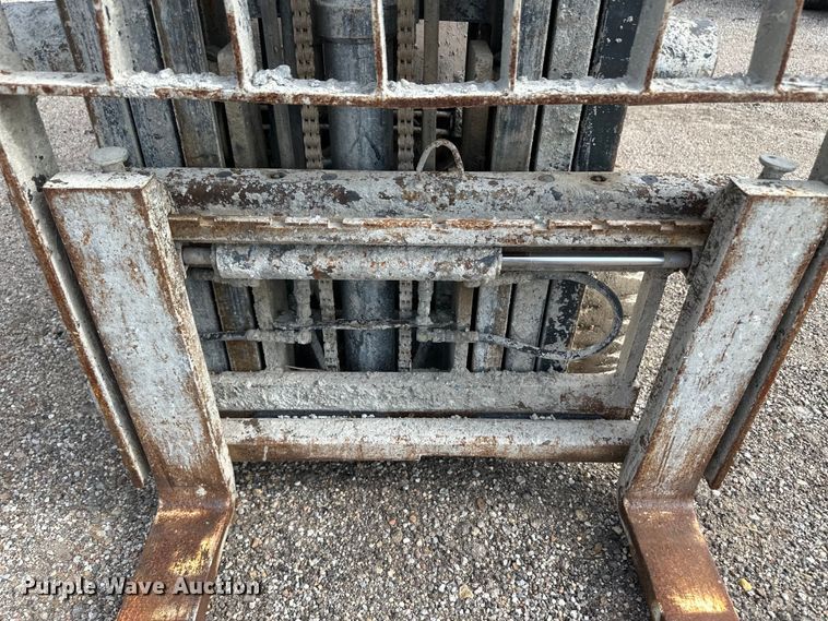 image for item OL9510 Nissan forklift