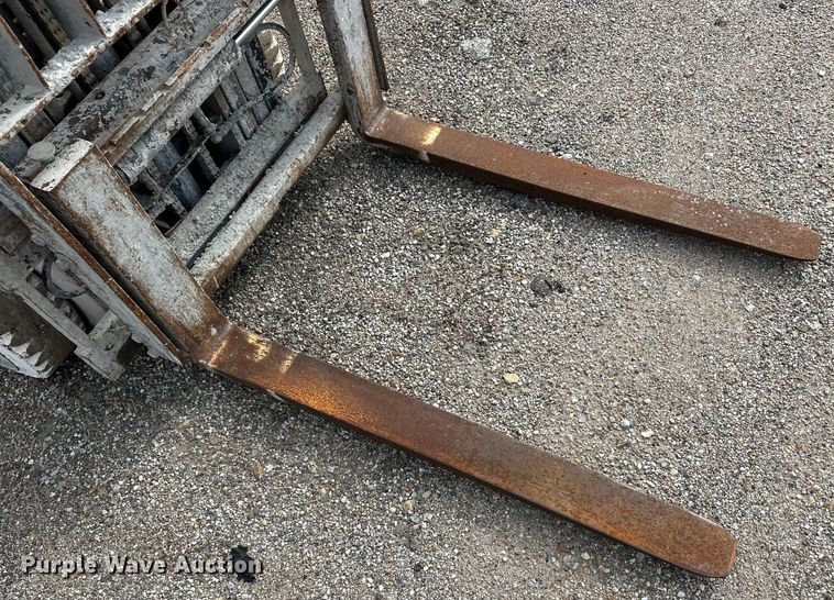 image for item OL9510 Nissan forklift